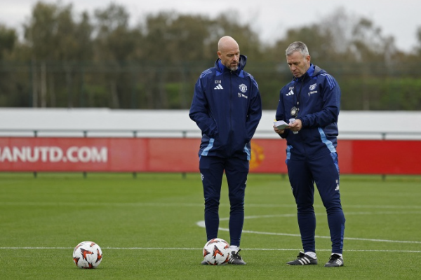  曼联主教练埃里克·滕哈赫已经重返工作岗位