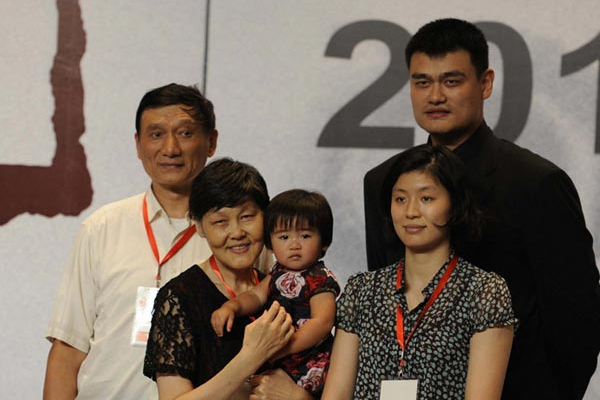  姚明的父母身高有多少？