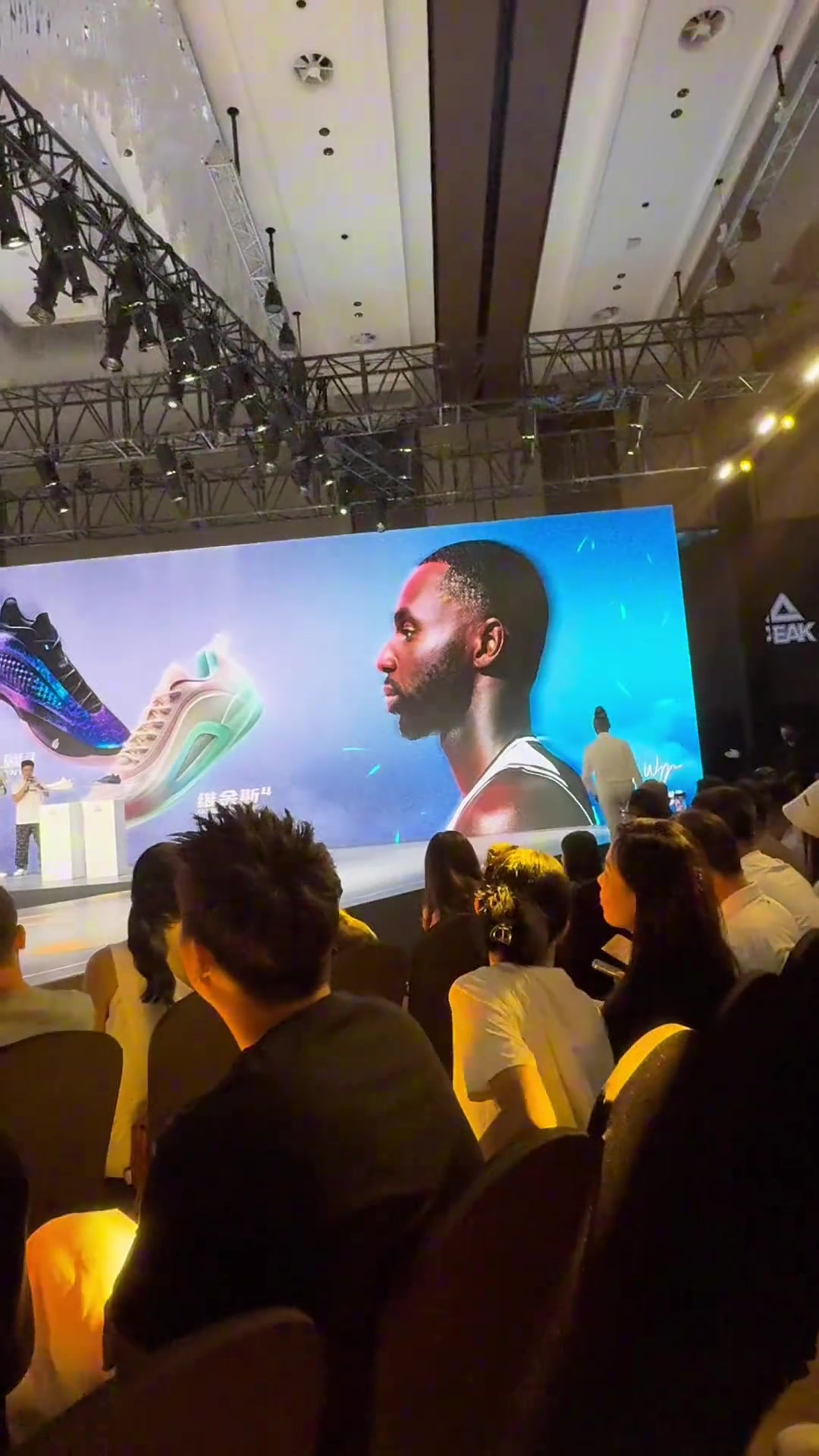  在老妈身边永远是孩子...