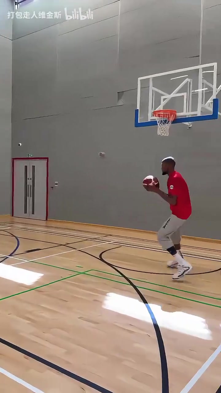  偶像与迷弟美国男篮时期KD和华子的投射训练甚至速率差不多