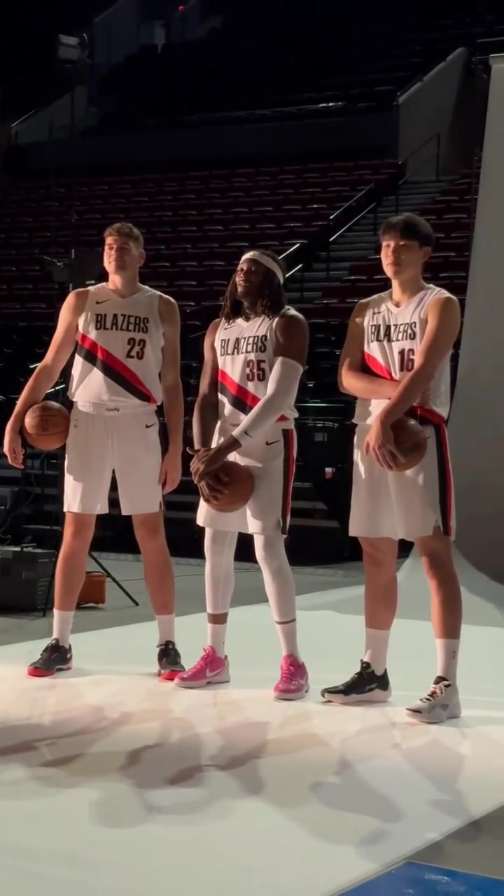  杨瀚森克林根罗威三大中锋同框合影利拉德还展示了中文水平