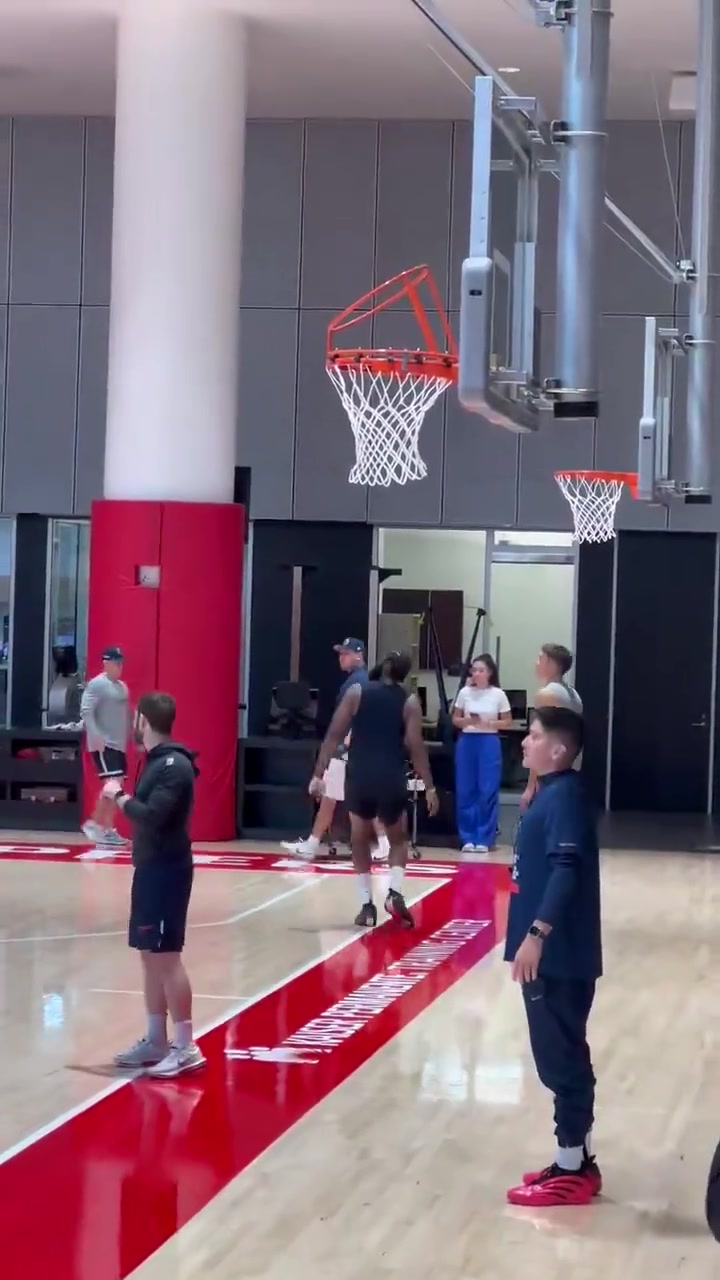  快船开启训练营 欧锦赛受伤的博格丹恢复神速底角连连三分命中